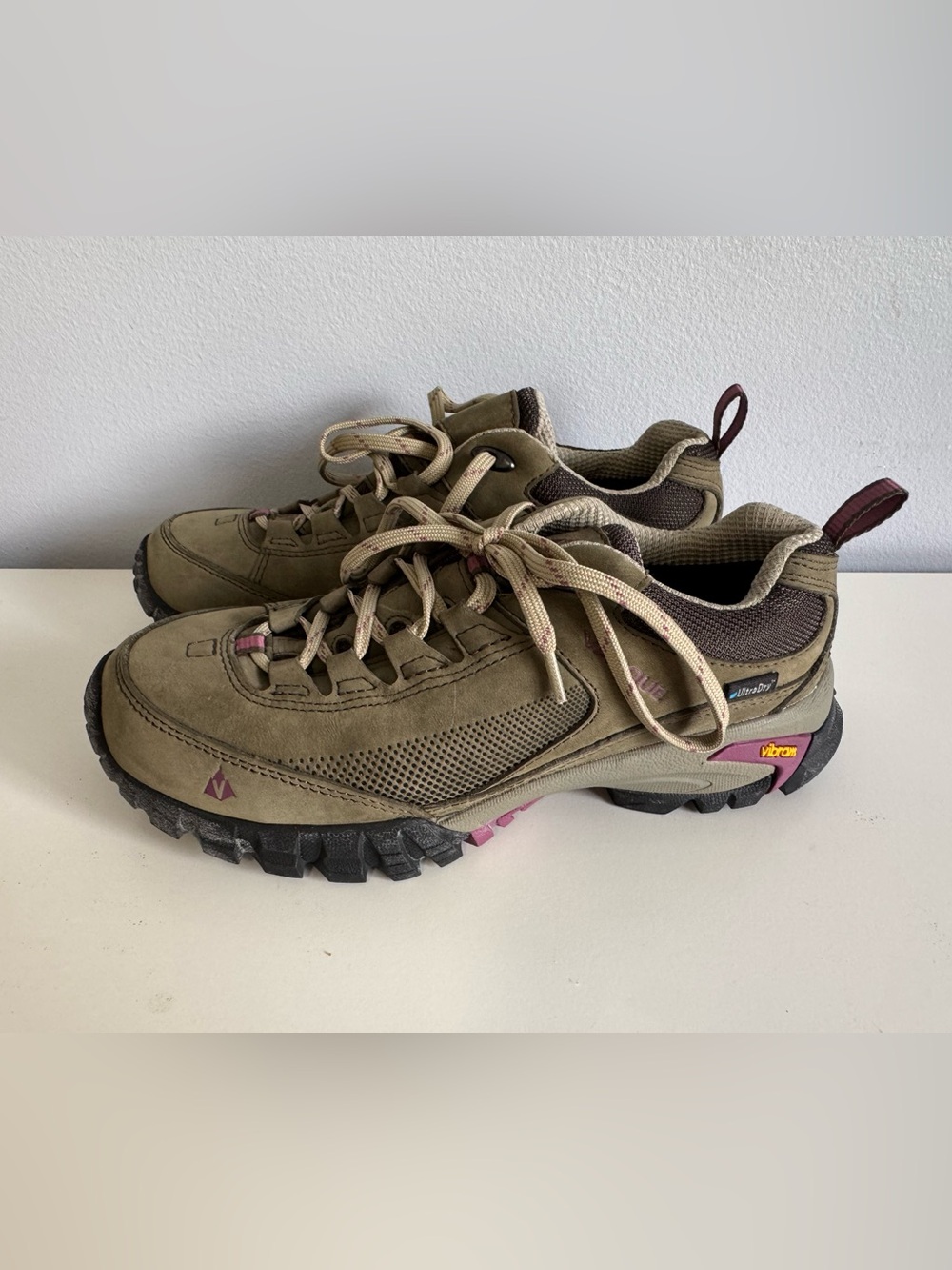 Vasque Talus Trek UltraDry Women 8 Waterproof Vibram Hiking Shoes